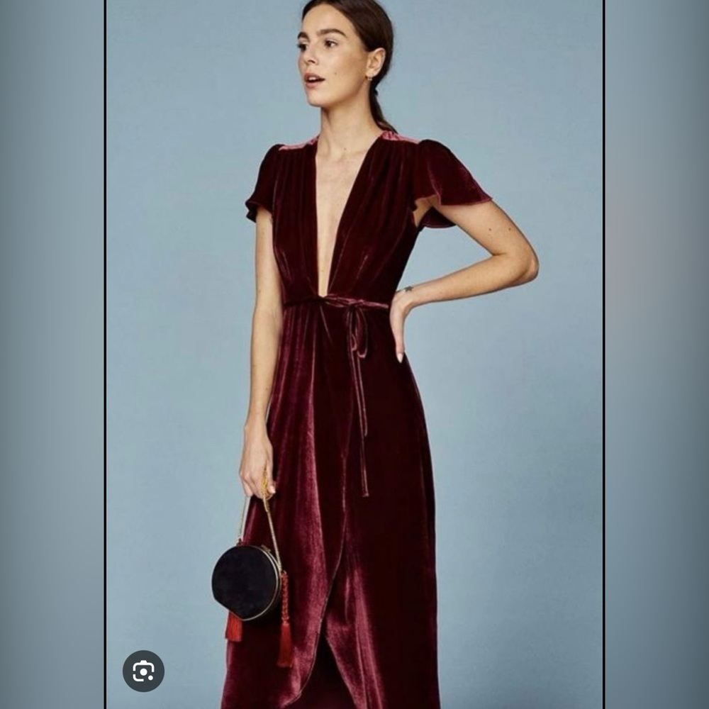 NWT Beautiful Burgundy Wrap velvet reformation dress - Size M